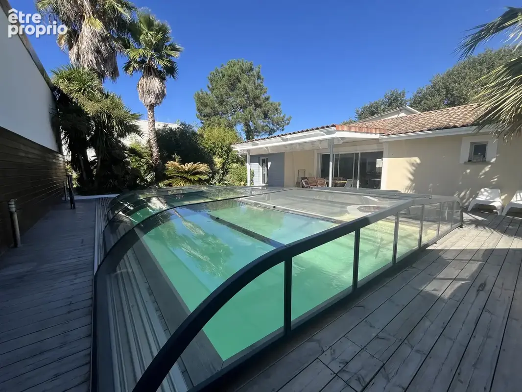 TESTE DE BUCH  - Villa de 168m2 avec piscine, garage, jardin et un appartement indépendant - photo 2