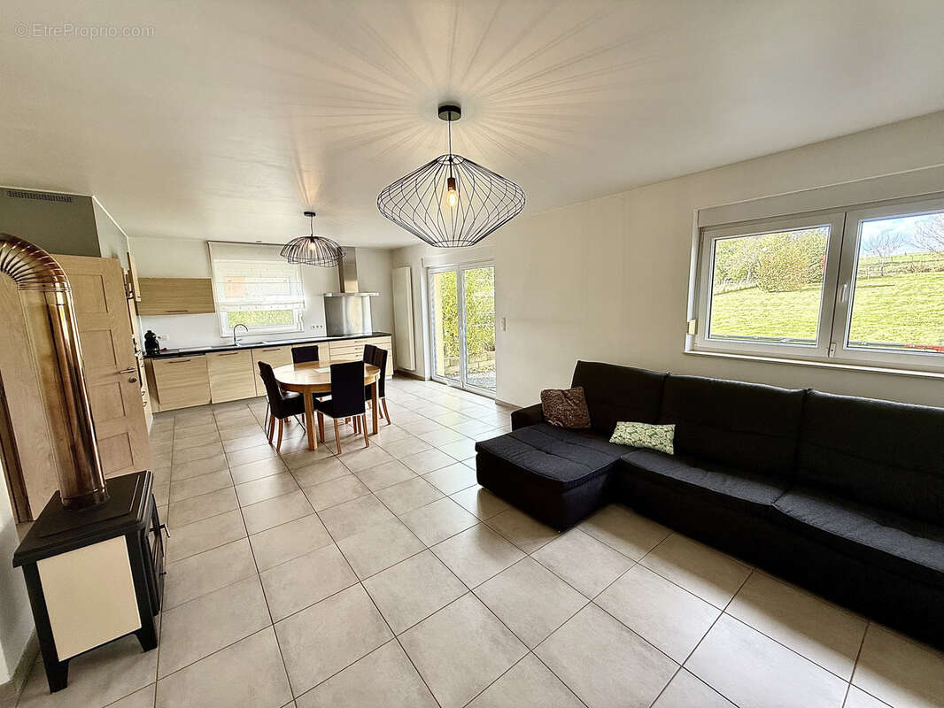 Maison à ALLONDRELLE-LA-MALMAISON