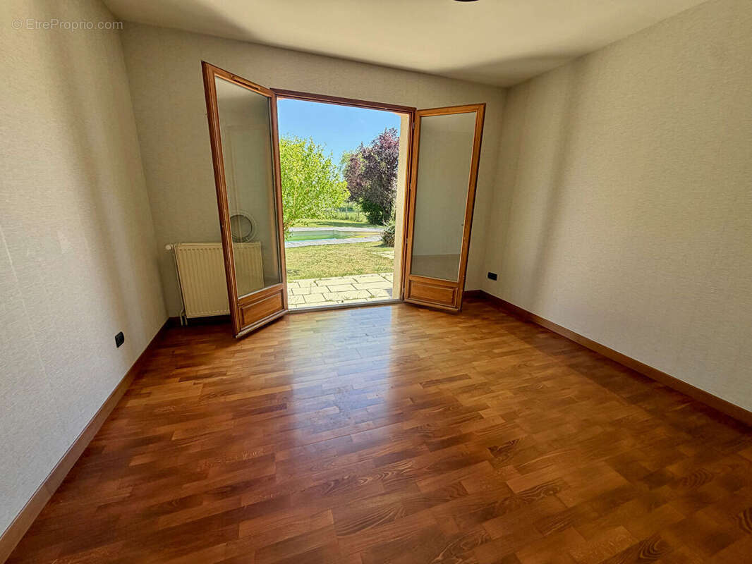 Maison 5 chambres avec piscine, moins de 10 minutes de DOLE - photo 11
