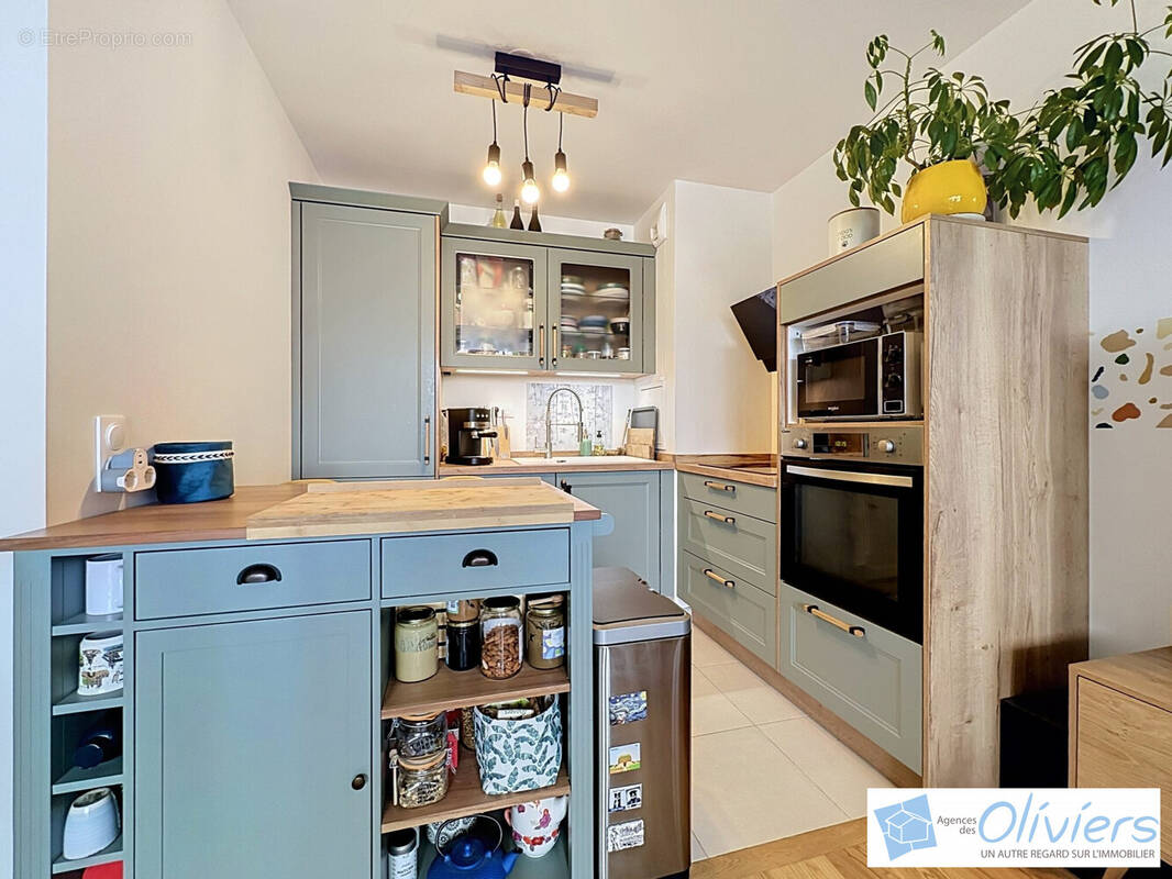 Appartement à VOISINS-LE-BRETONNEUX