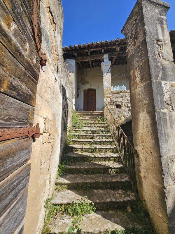 À Vendre proche d'Uzès maison de village à rénover - photo 3