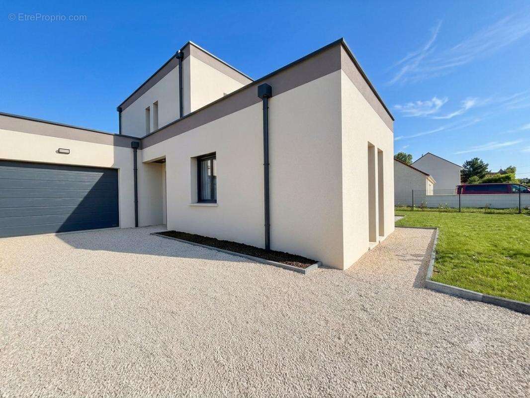 Maison à COLLONGES-LES-PREMIERES