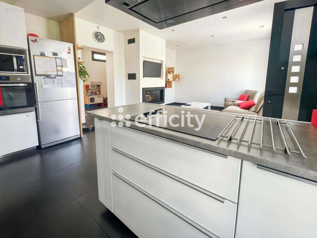 Maison 150 m² à Chaville  - photo 5