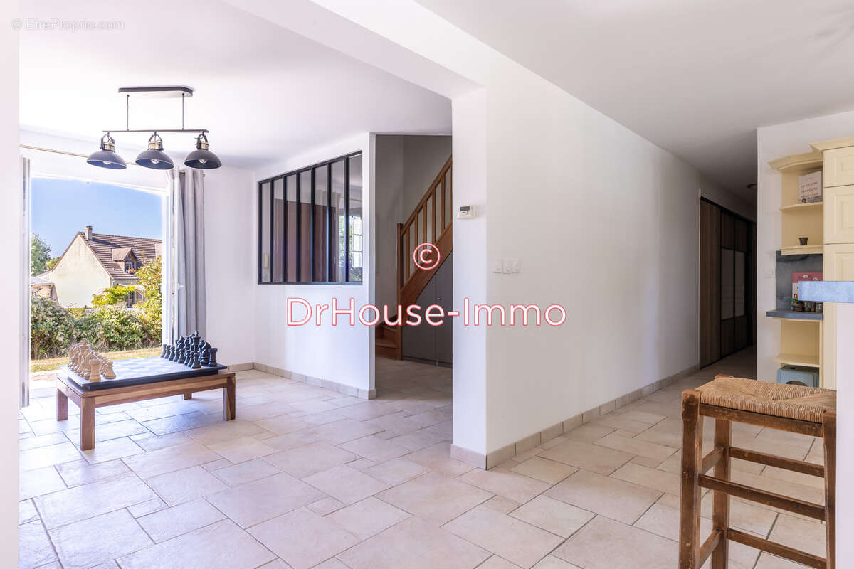 Maison à PRUNAY-LE-TEMPLE