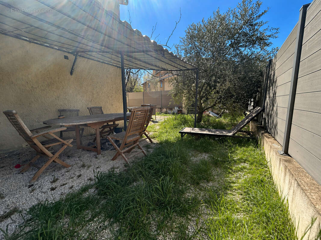 Appartement à L'ISLE-SUR-LA-SORGUE