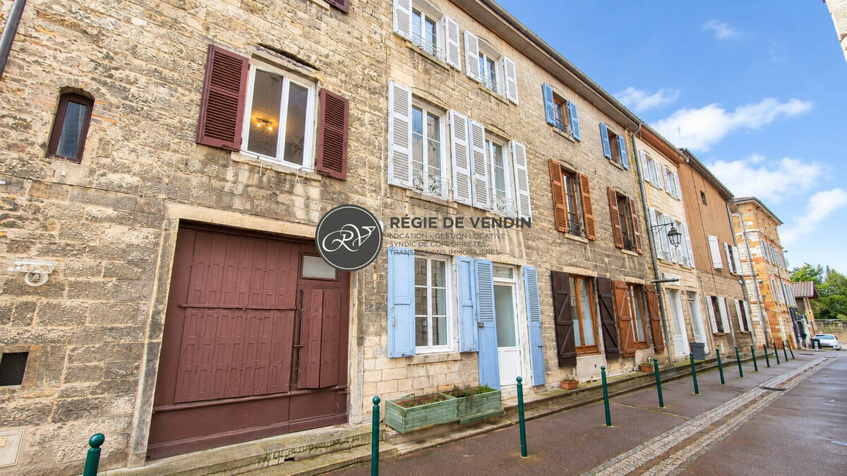 Appartement à CHASSELAY