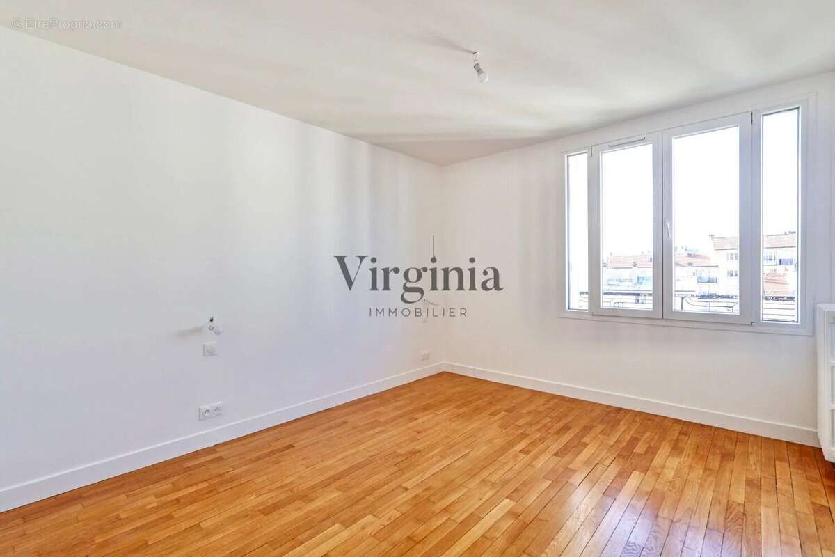 Appartement à CHARENTON-LE-PONT