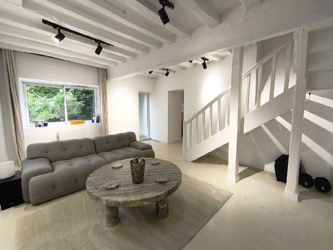 Maison à NESLES-LA-VALLEE