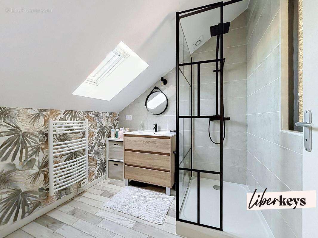 Maison de village rénovée avec jardin - 2 pièces - 48 m2- Fresnay-sur-Sarthe - photo 5