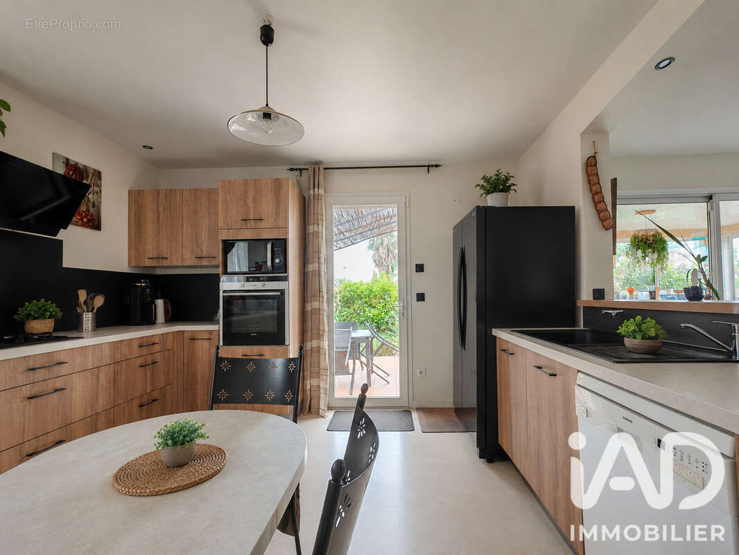 Maison 160 m² à Saint-Cyprien  - photo 7