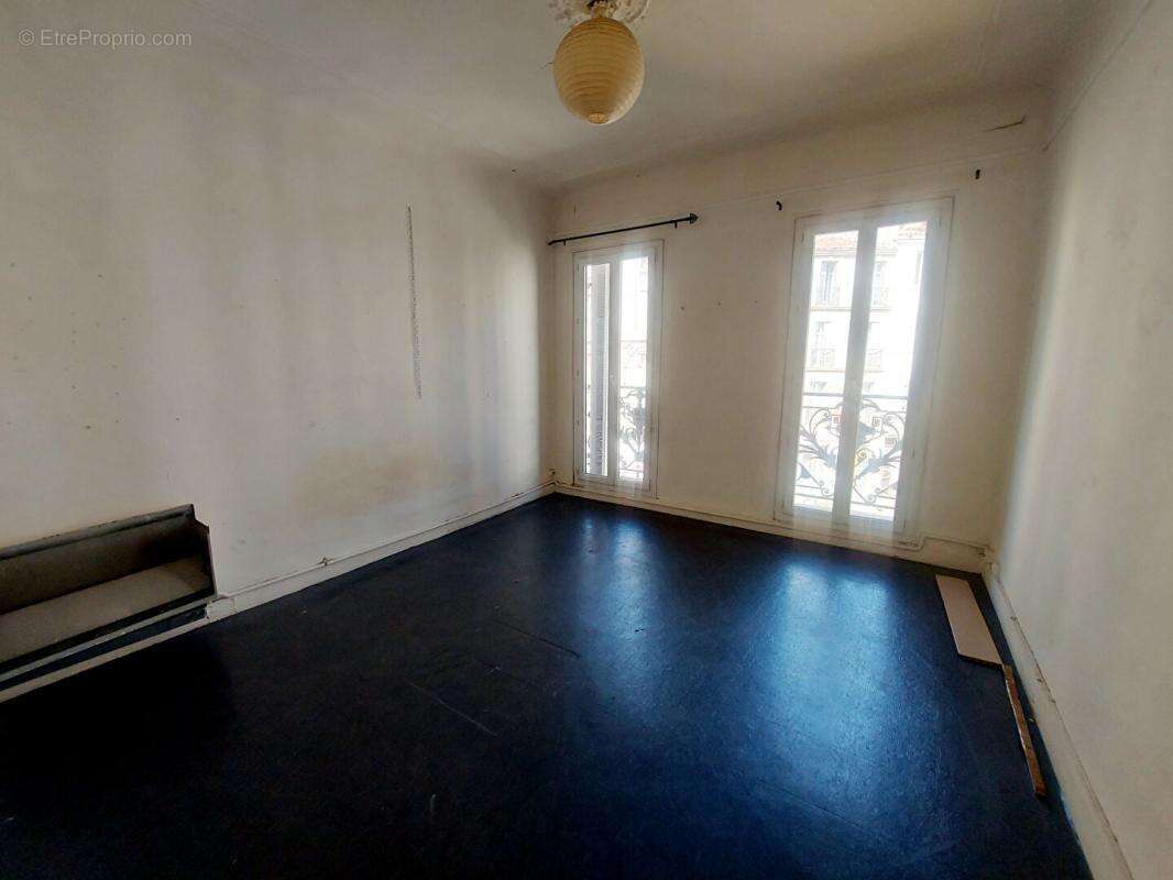 Appartement à MARSEILLE-6E