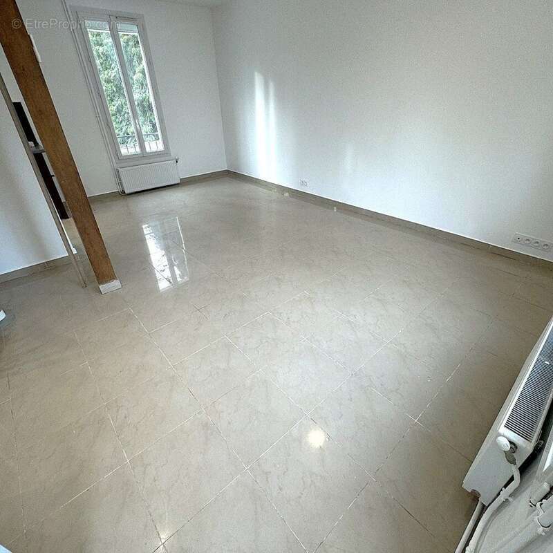 Maison à SAINT-OUEN-L&#039;AUMONE