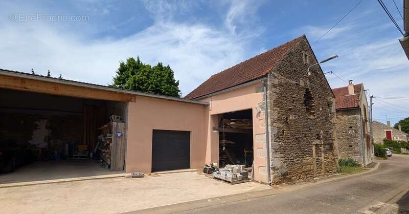 Maison à COUTARNOUX