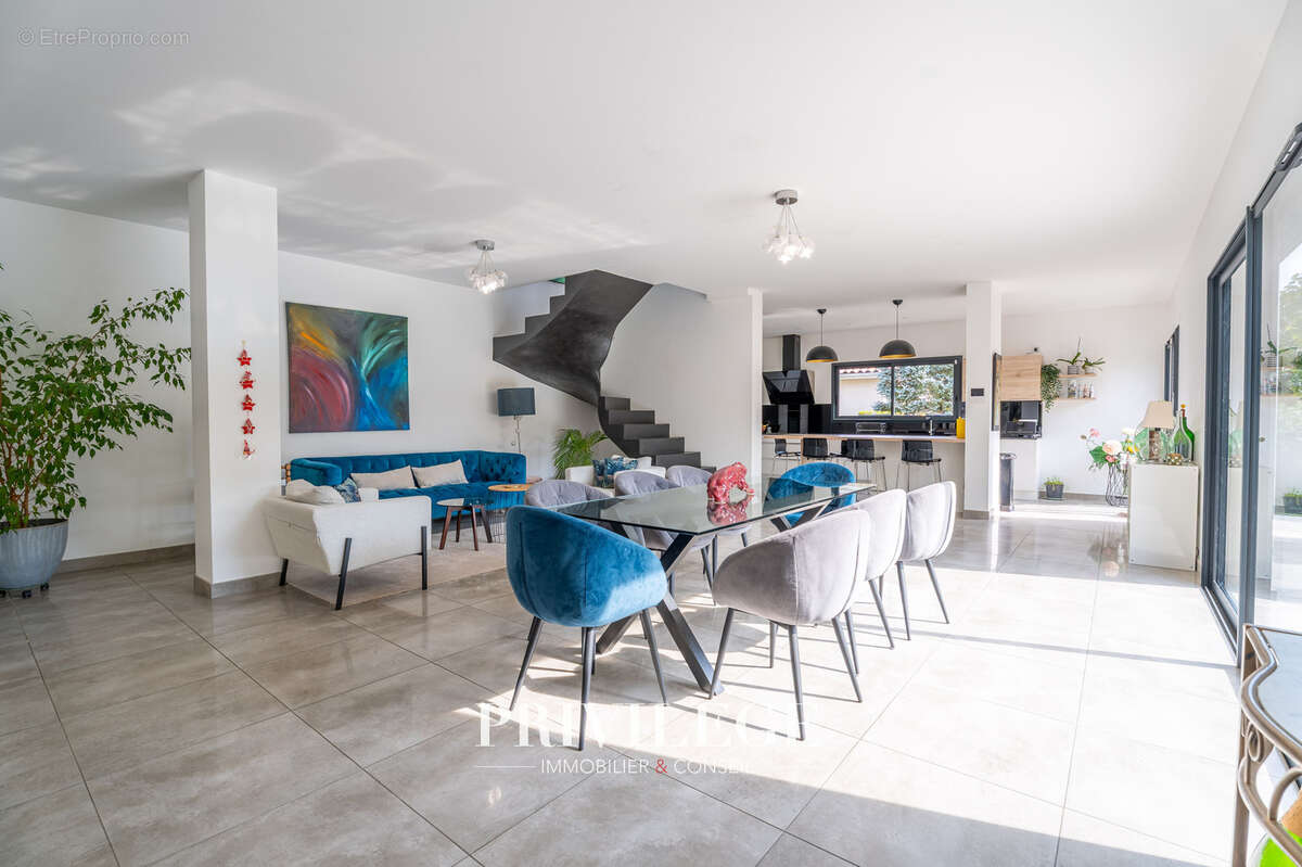 Maison à SAINTE-FOY-LES-LYON