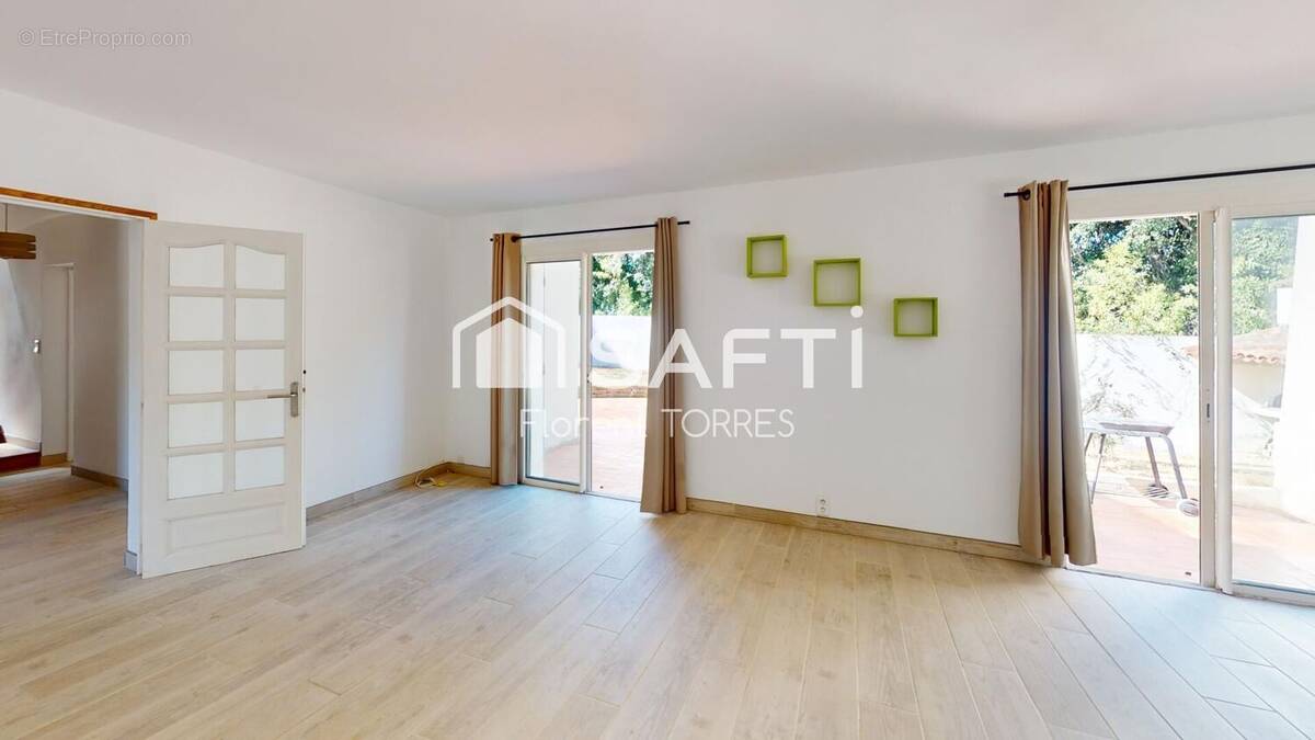 Photo 1 - Maison à SIX-FOURS-LES-PLAGES