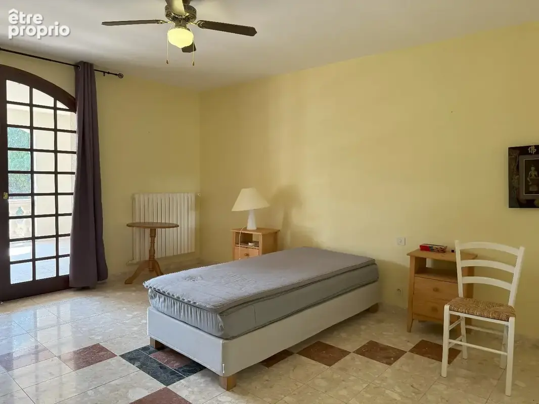 Grande maison familiale contemporaine avec piscine et grand terrain - photo 13