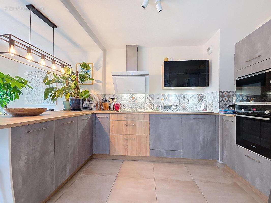 Appartement à EMERAINVILLE