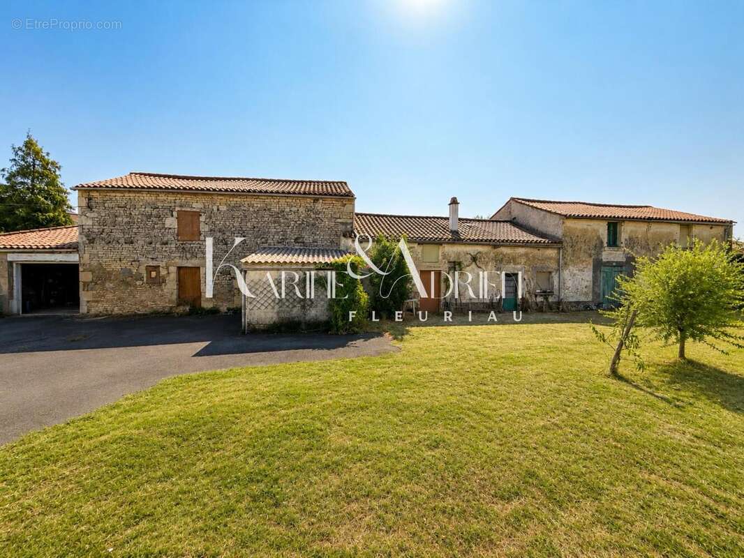 Maison 116 m² à Petosse  - photo 2