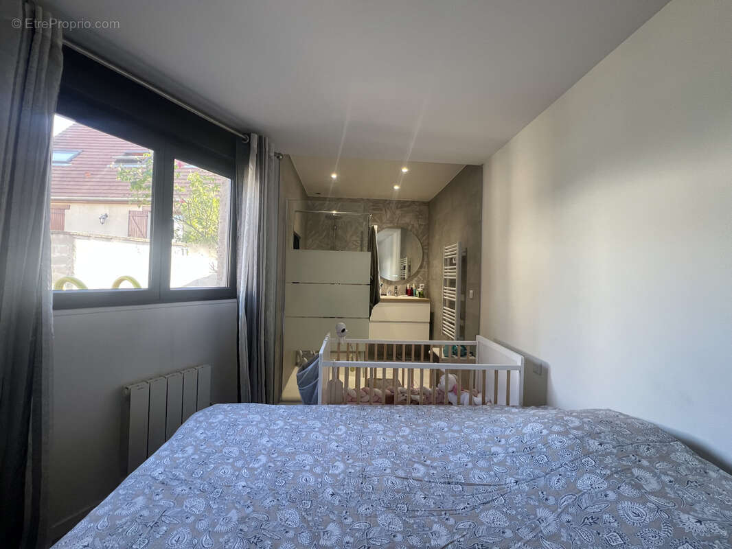 Maison à SARTROUVILLE