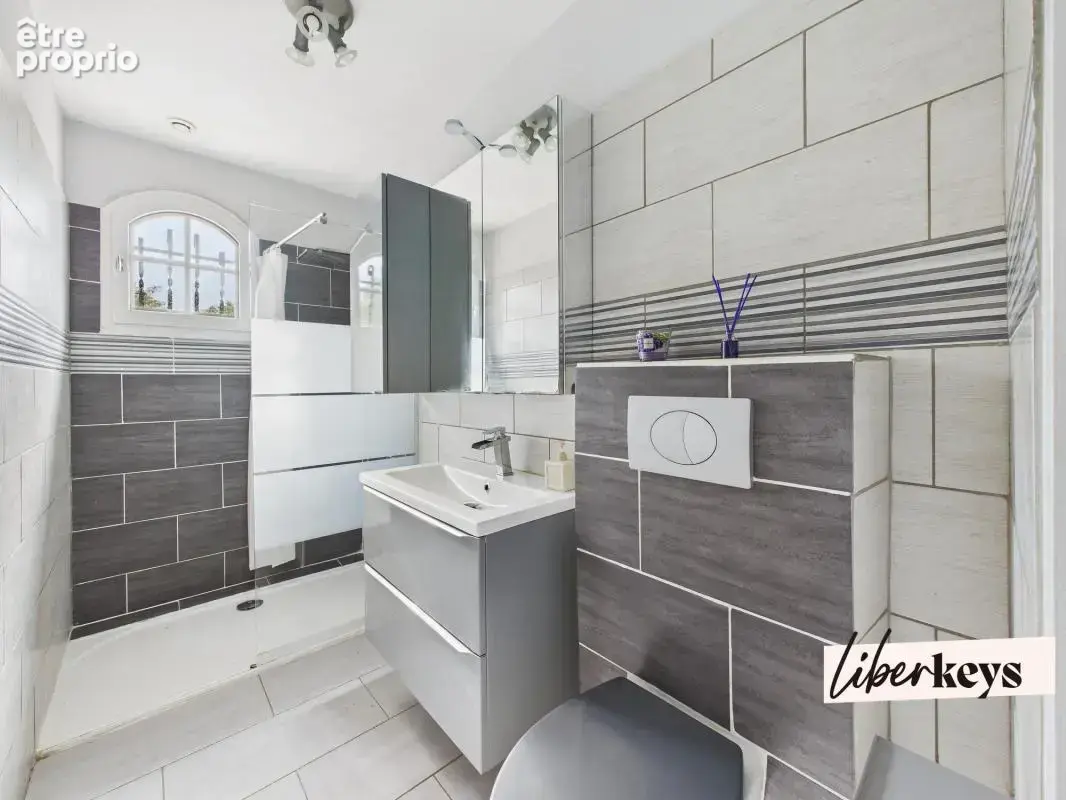 Abzac I Maison de 133 m² I Piscine I 6 pièces - photo 12