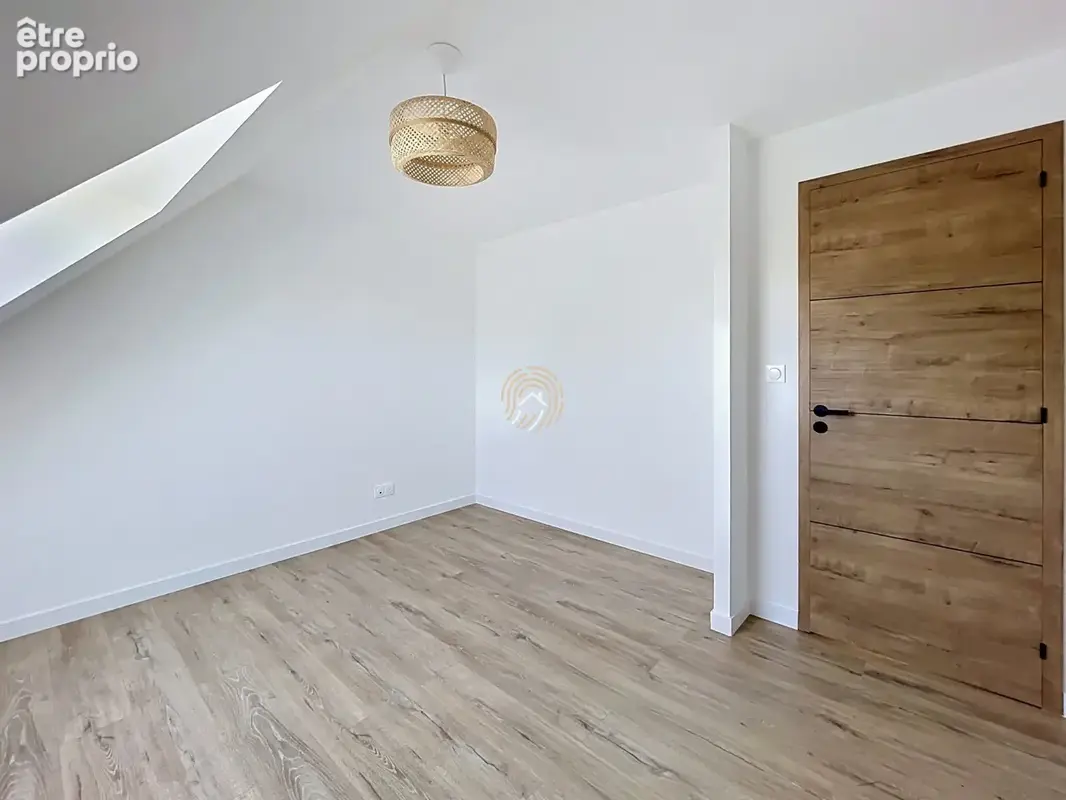 Maison 5 pièces 83 m² à vendre à Roost-Warendin (59286) - photo 7