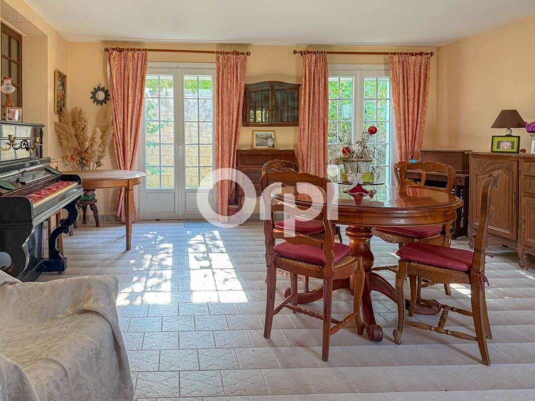Maison à TONNAY-CHARENTE