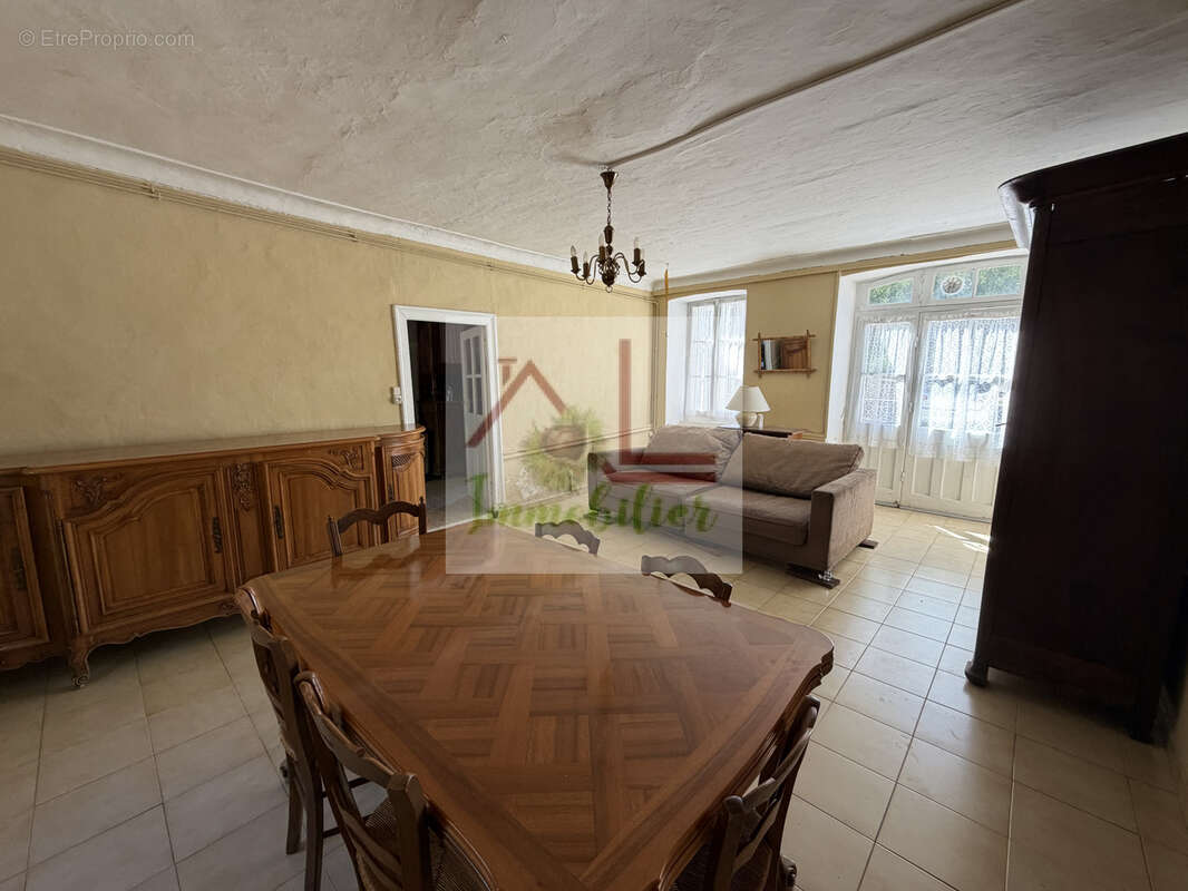 Maison de village de 170 m2 - photo 2