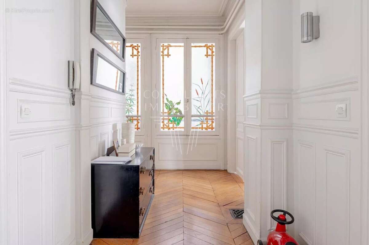 Appartement à PARIS-17E