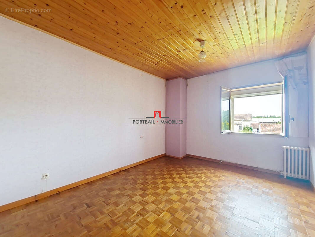 Maison 109 m² à Lansac  - photo 6