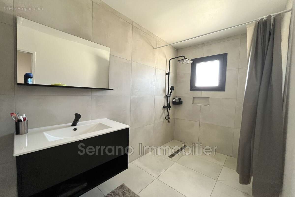 Maison 152 m² à Montfrin  - photo 3