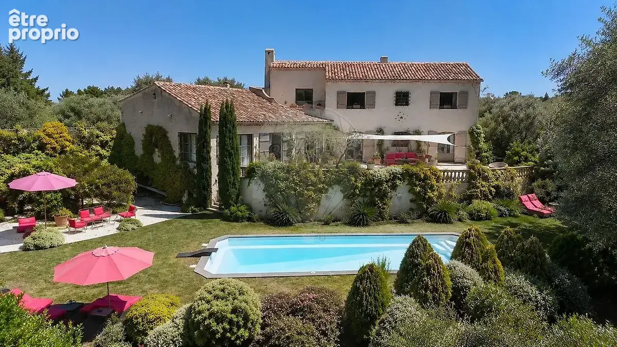 Maison à LA ROQUETTE-SUR-VAR