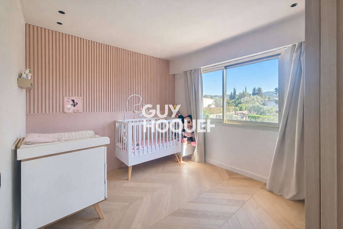 Appartement à MOUGINS