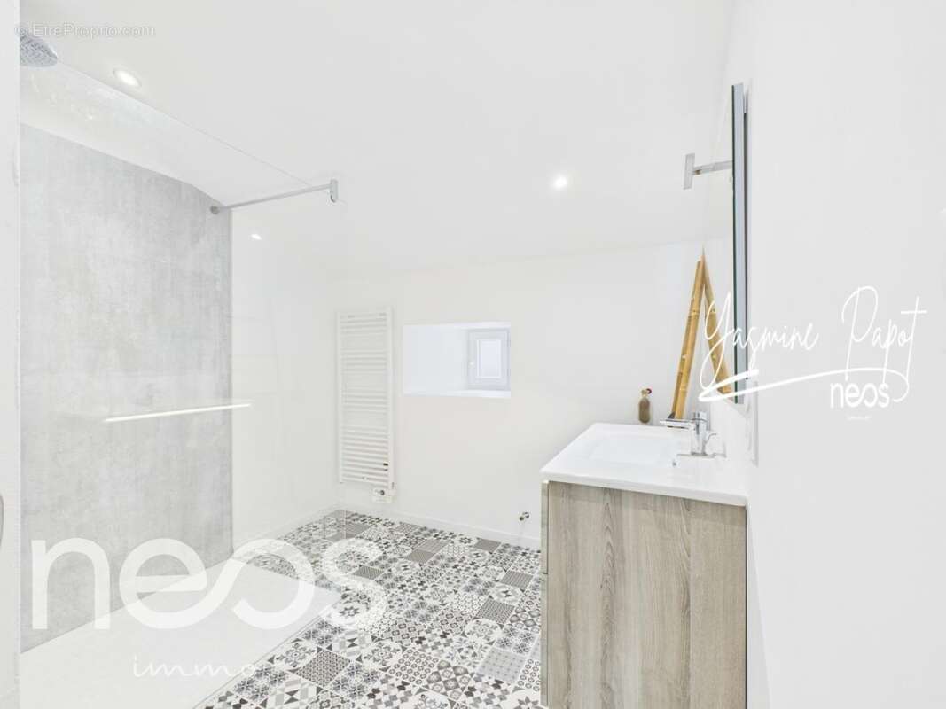 Maison à MAIRE-LEVESCAULT