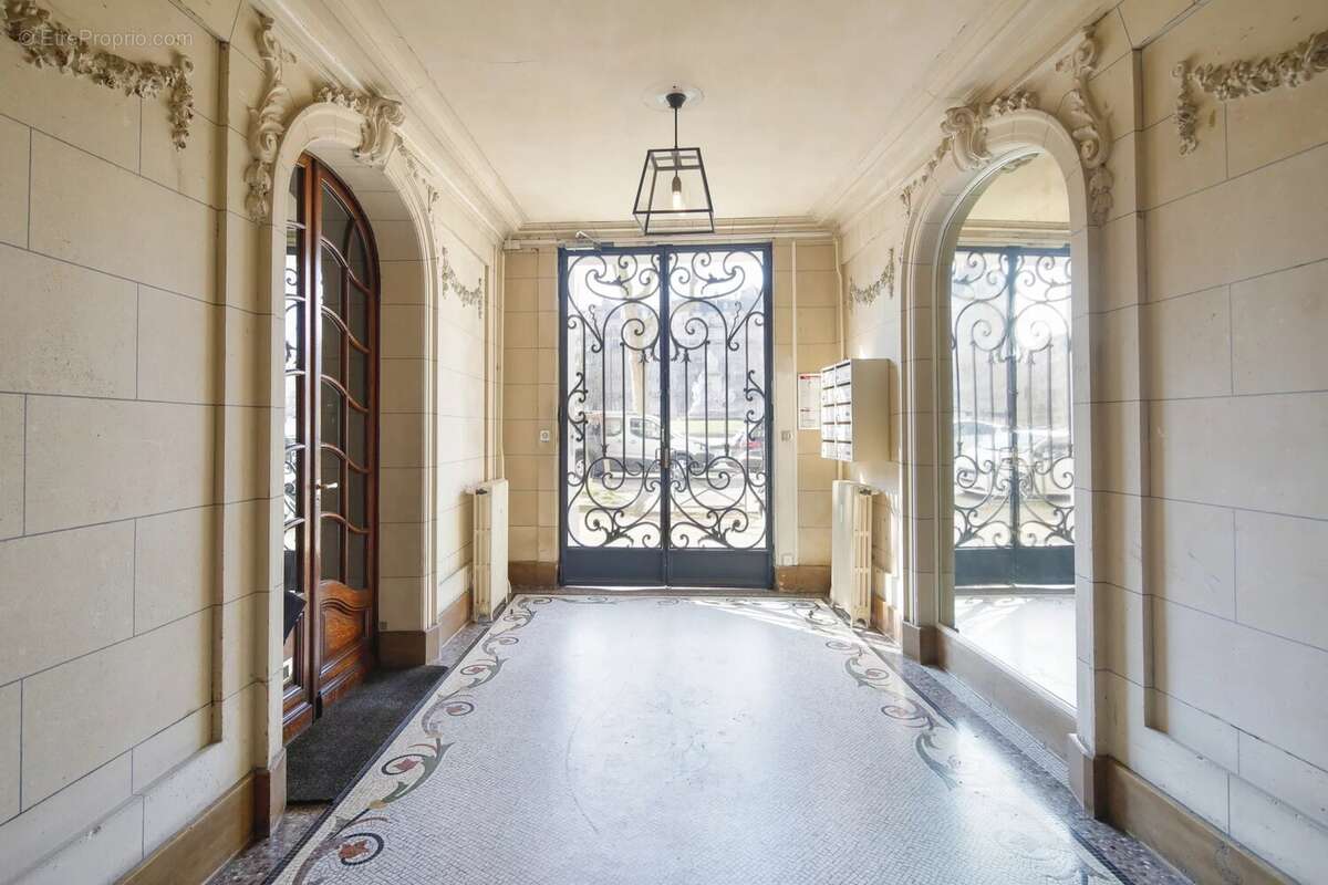 Appartement à PARIS-7E