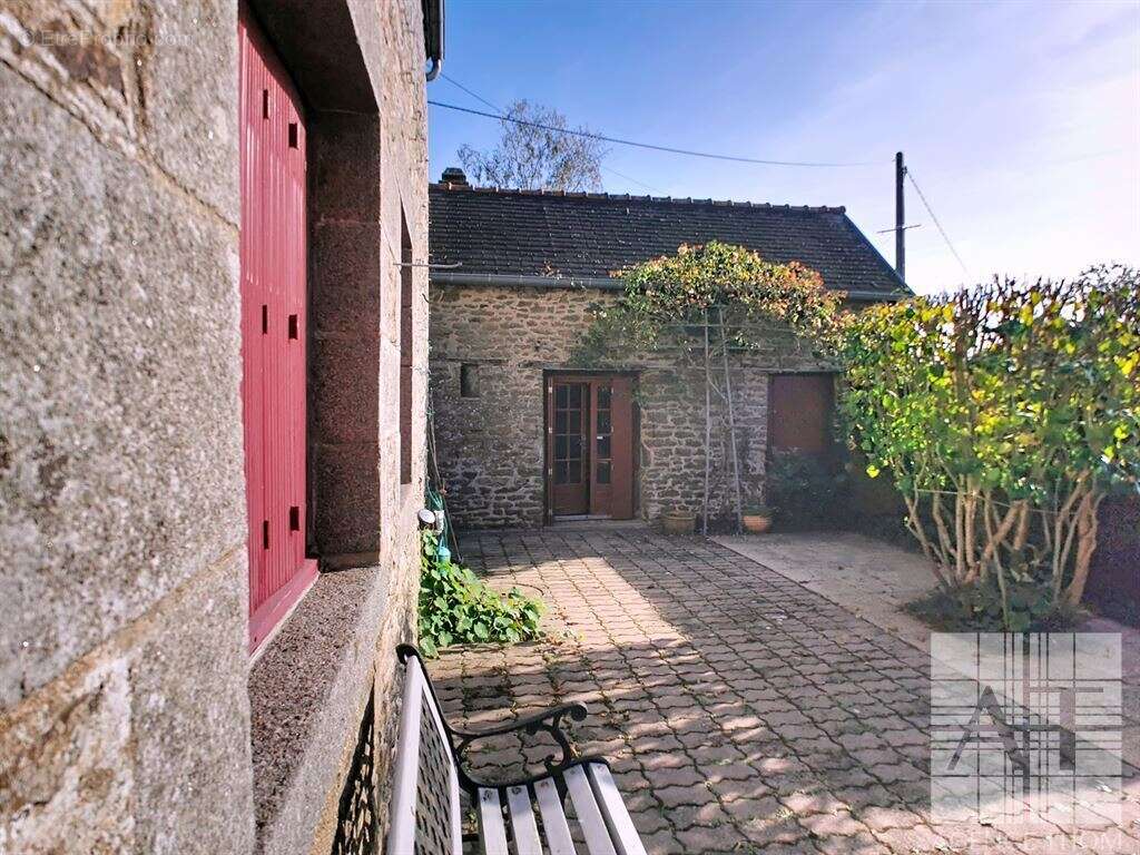 Maison à SAINT-PIERRE-DE-PLESGUEN