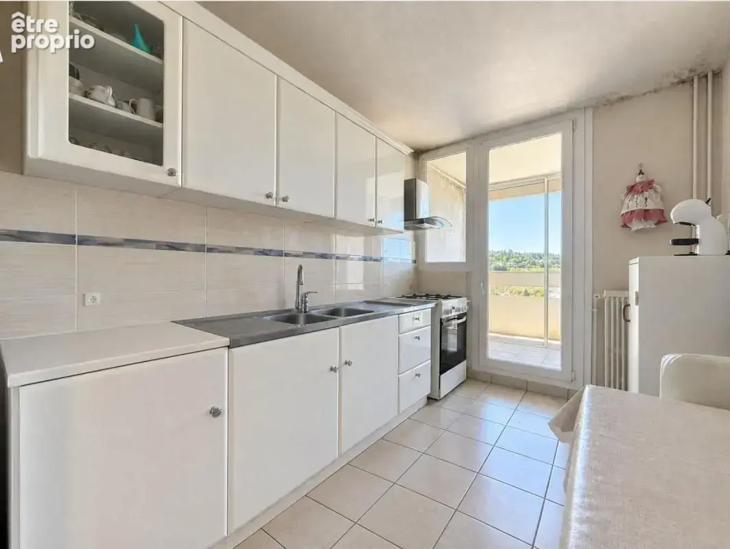 Appartement type 4 avec balcon, cave, 3 chambres, ascenseur et climatisation - photo 5