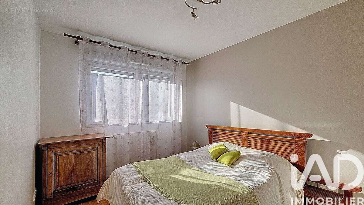 Photo 8 - Appartement à DECINES-CHARPIEU