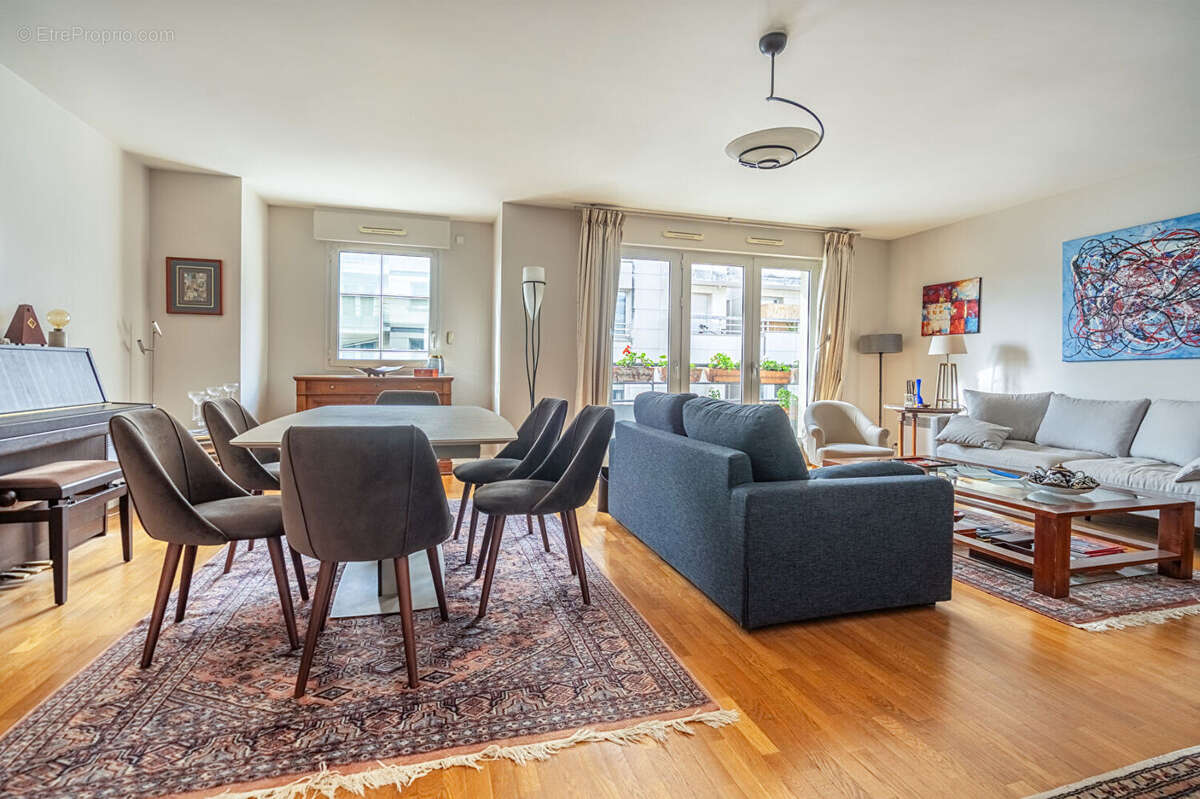 Appartement à LEVALLOIS-PERRET