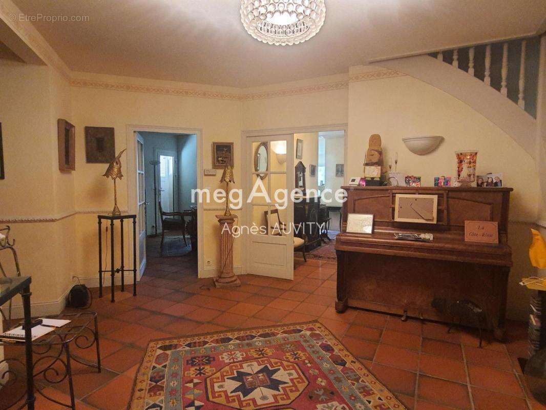 Maison à NERIS-LES-BAINS