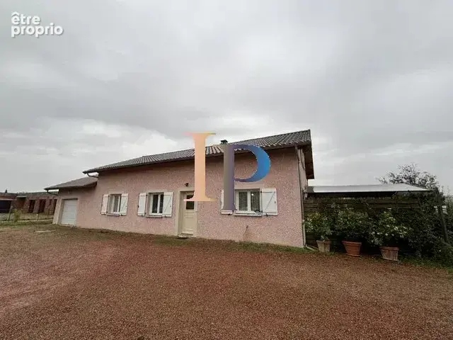 Charlieu 2 mn- maison en parfait etat 5 chambres - photo 2