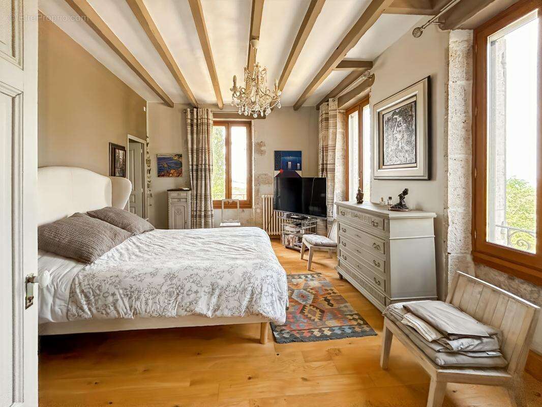Propriété d’exception – Maison de Maître et 4 gites sur 27 hectares - photo 13