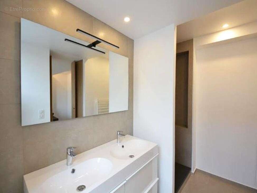 Appartement à SURESNES