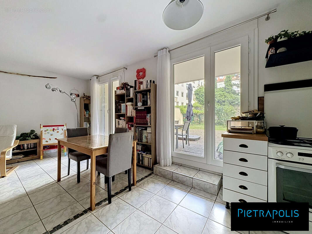 Appartement à LYON-8E