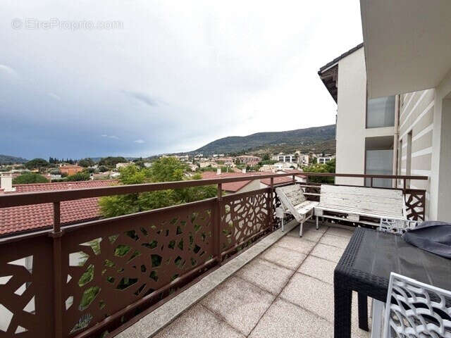 Appartement à CARROS