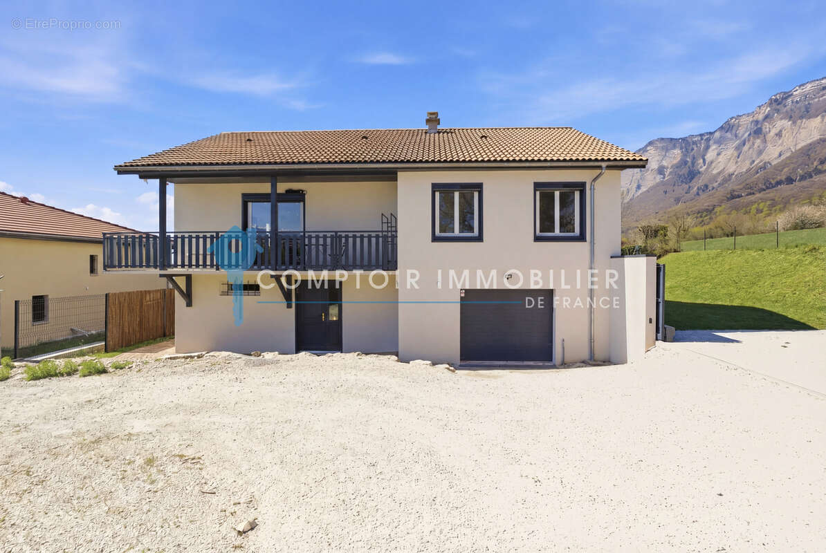 Maison à SAINT-NAZAIRE-LES-EYMES