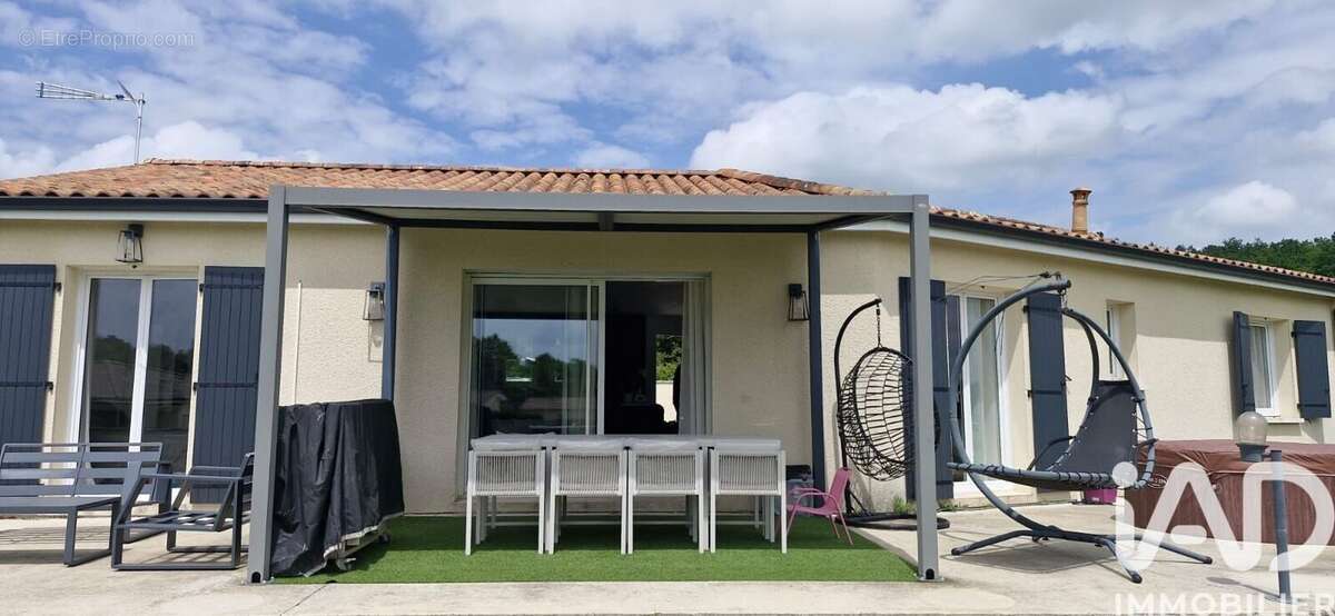 Photo 3 - Maison à LAMOTHE-MONTRAVEL