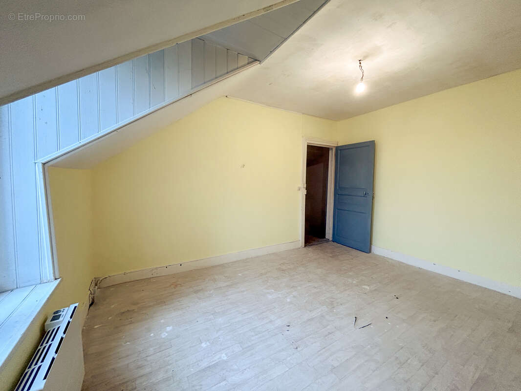 Maison à COMMENTRY