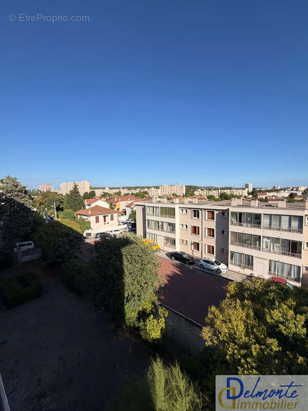 Toulon est - charmant faux t3 56m2 avec balcon et cave - photo 13