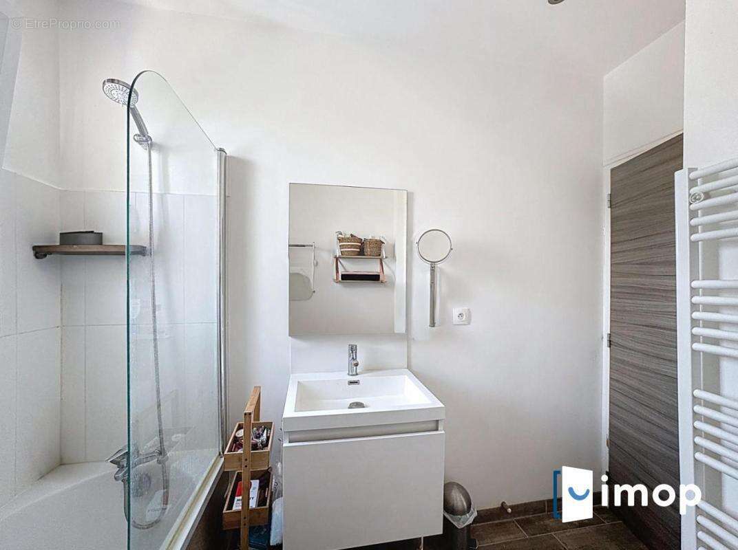 Appartement à VAUX-LE-PENIL