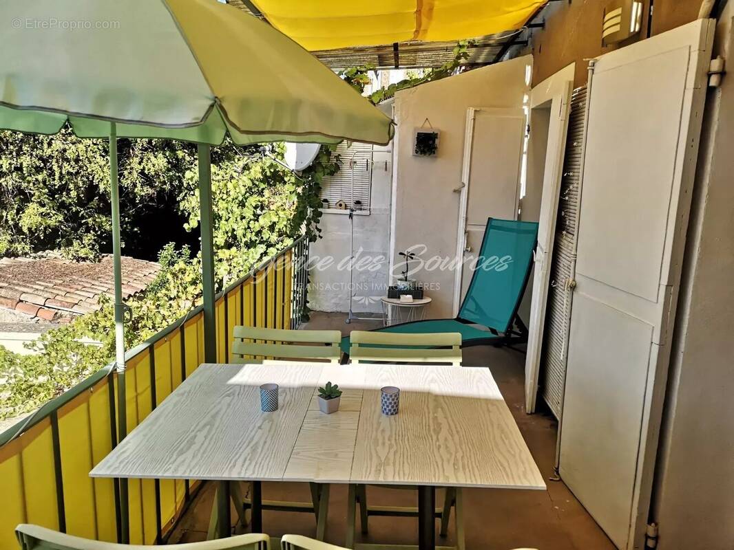 Appartement à VARAGES